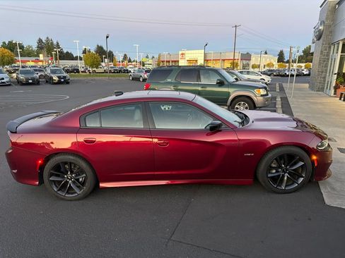 Used 2019 Dodge Charger R/T w/ Plus Group RWD image 2