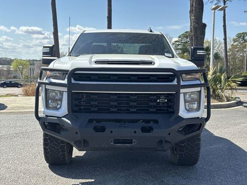 Used 2021 Chevrolet Silverado 2500 Custom w/ Custom Value Package image 3