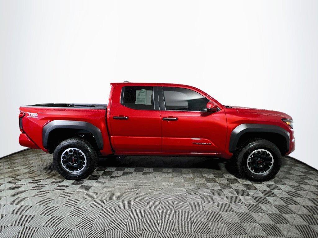 Certified 2025 Toyota Tacoma TRD Off-Road AWD/4WD image 8