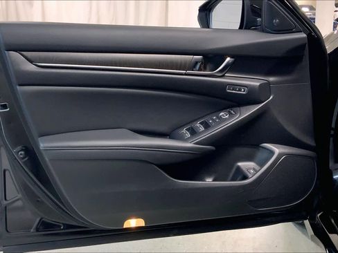 Used 2020 Honda Accord Touring image 21