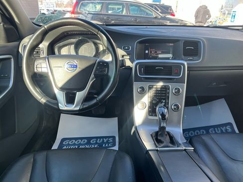 Used 2018 Volvo S60 T5 Inscription image 6