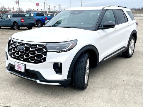 Used 2025 Ford Explorer Platinum w/ LUX Leather Package image 7