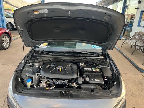 Used 2018 Hyundai Elantra GT FWD image 22