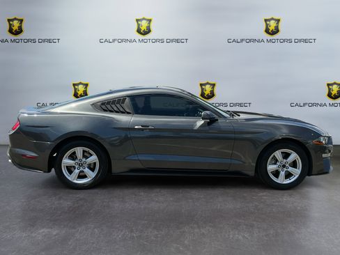 Used 2018 Ford Mustang Coupe RWD image 4