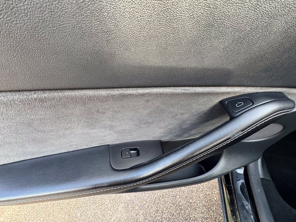 Used 2021 Tesla Model Y Long Range AWD/4WD image 28