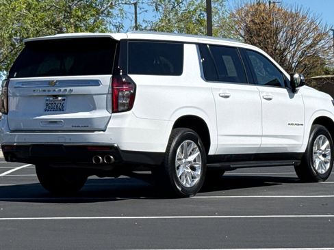 Used 2023 Chevrolet Suburban Premier image 5