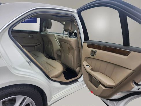 Used 2011 Mercedes-Benz E 550 Sedan image 25
