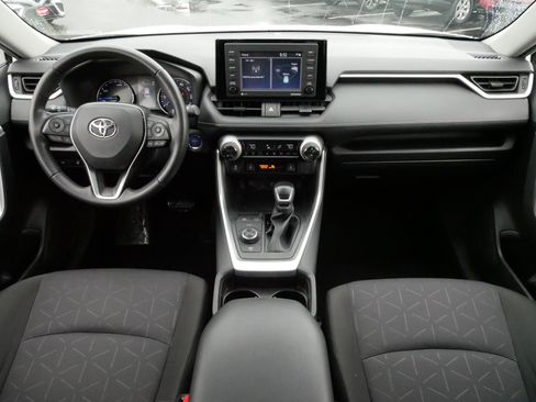 Used 2020 Toyota RAV4 XLE w/ XLE Grade Weather Package image 10