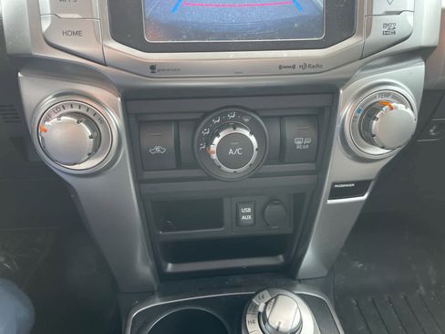 Used 2017 Toyota 4Runner SR5 AWD/4WD image 15