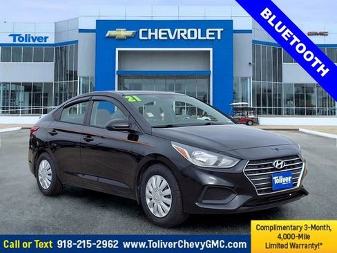 Used 2021 Hyundai Accent SE image 1