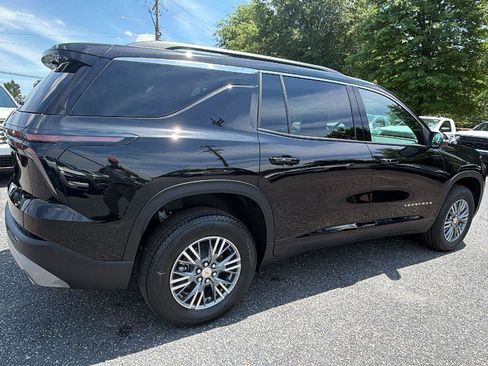 New 2026 Chevrolet Traverse LT w/ Driver Confidence Package AWD/4WD image 5