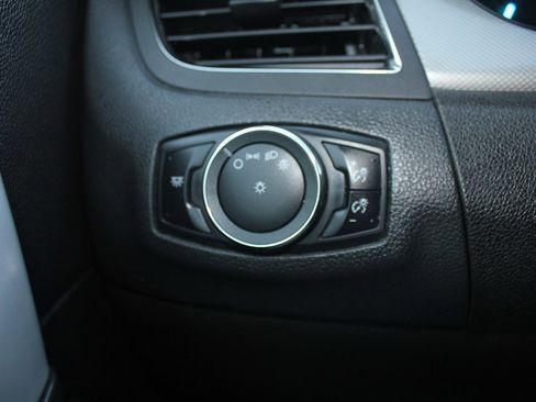 Used 2013 Ford Edge SEL image 16