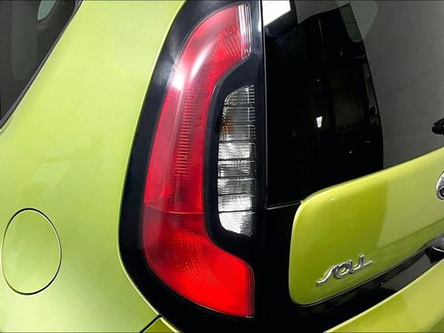 Used 2017 Kia Soul + image 27