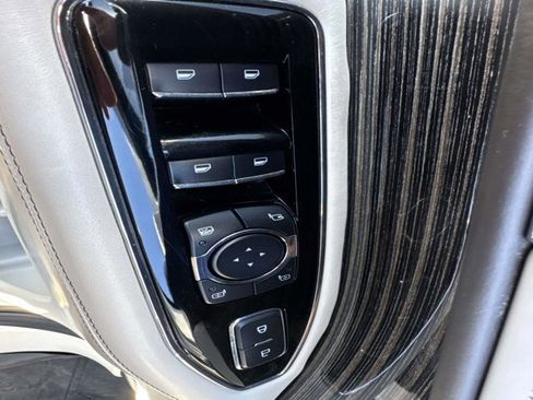 Used 2022 Lincoln Navigator L Black Label image 12