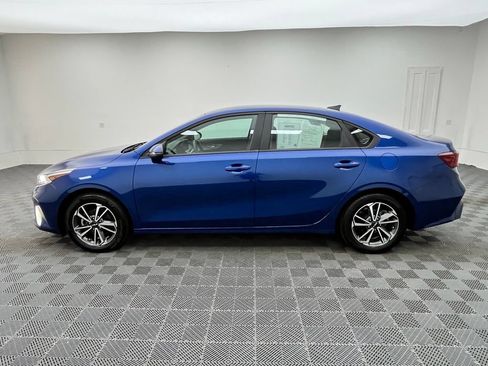 Used 2023 Kia Forte LXS w/ LXS Technology Package FWD image 11