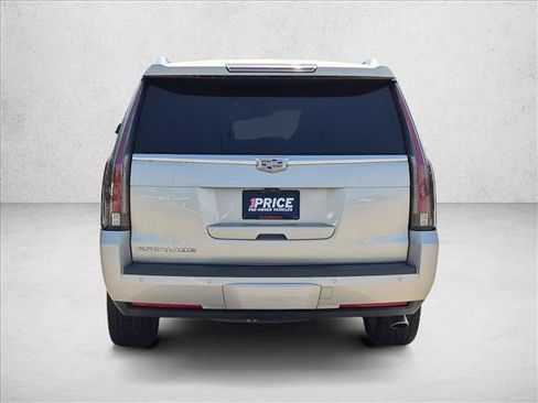 Used 2017 Cadillac Escalade Luxury RWD image 6