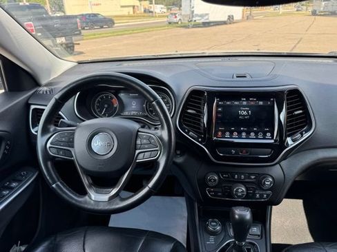 Used 2019 Jeep Cherokee Limited AWD/4WD image 17