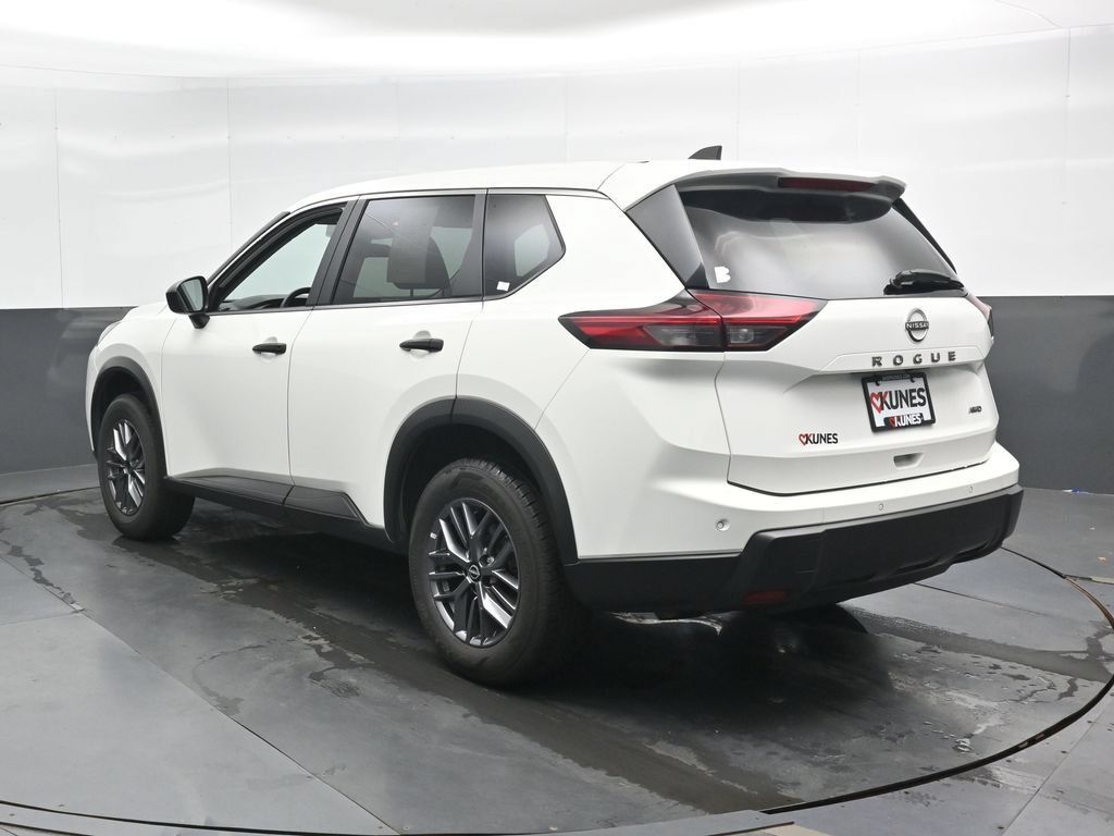 Used 2024 Nissan Rogue S AWD/4WD image 10