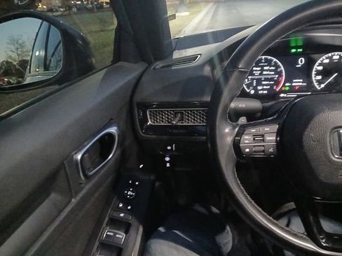 Used 2023 Honda Civic Sport image 26