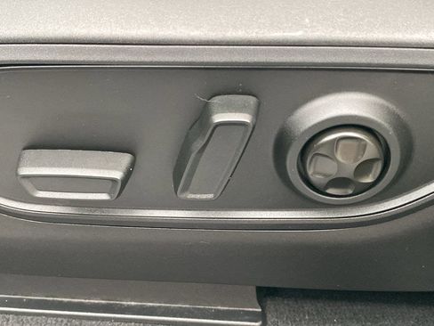 Certified 2023 Jeep Grand Cherokee L Limited image 19