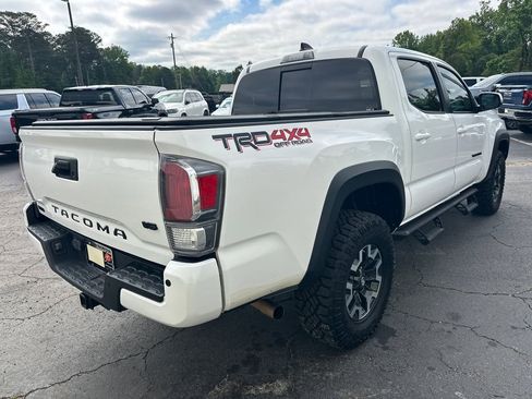 Used 2020 Toyota Tacoma TRD Off-Road w/ TRD Premium Off Road Package AWD/4WD image 6