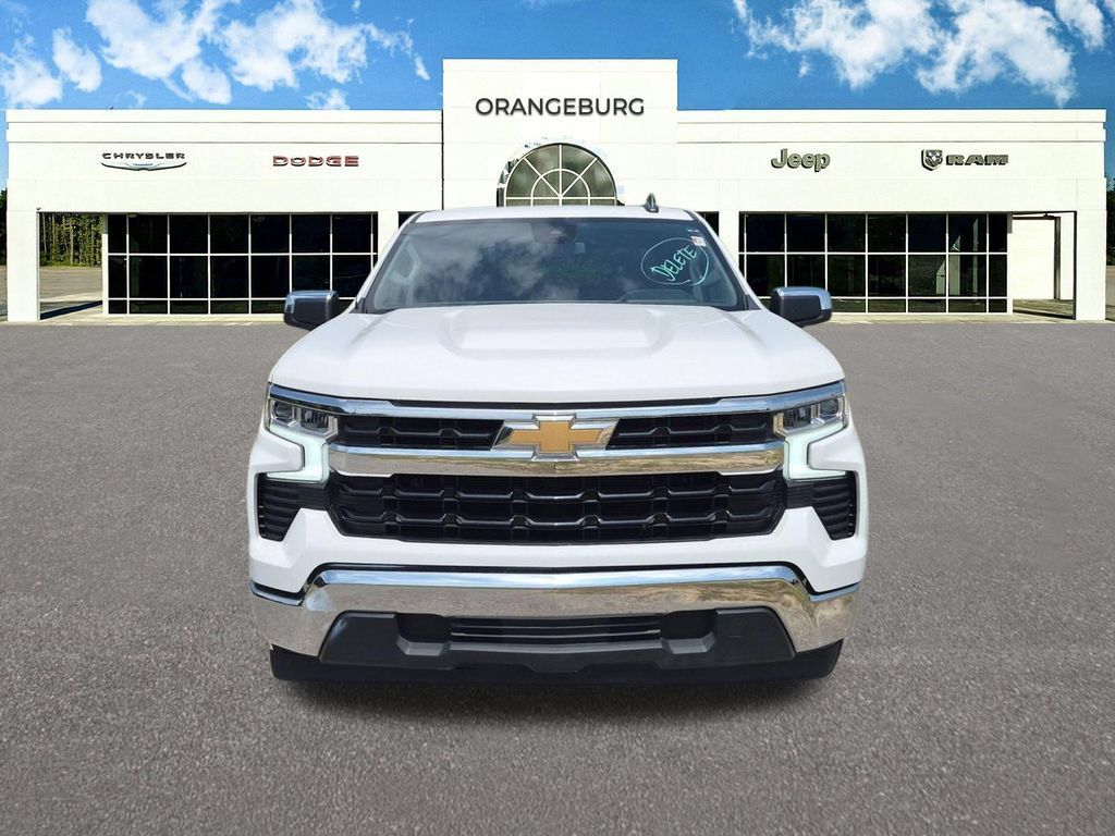 Used 2025 Chevrolet Silverado 1500 LT RWD image 3