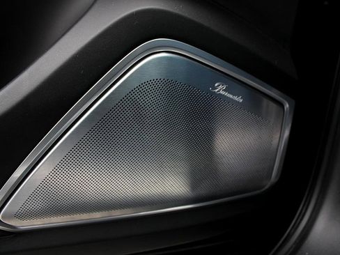 Used 2020 Porsche Cayenne Turbo S image 17