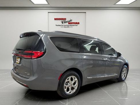 Used 2021 Chrysler Pacifica Limited w/ Premium & Safety Sphere Group AWD/4WD image 5