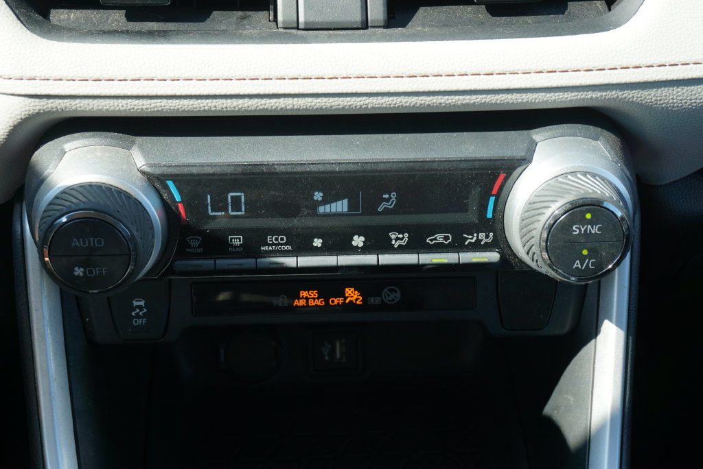 Used 2024 Toyota RAV4 XLE AWD/4WD image 20