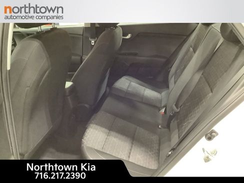 Certified 2018 Kia Rio S image 18