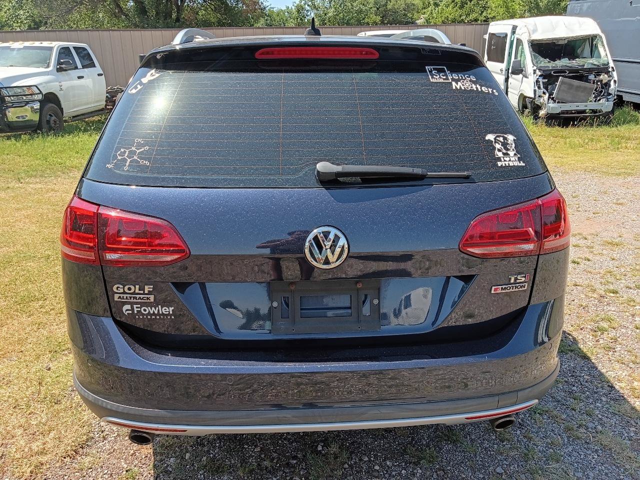 Used 2017 Volkswagen Golf Alltrack S AWD/4WD image 6