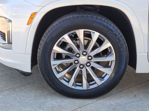 Used 2023 Chevrolet Traverse Premier image 17