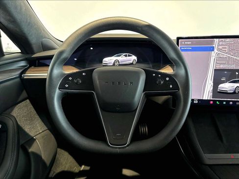 Used 2024 Tesla Model S AWD/4WD image 18