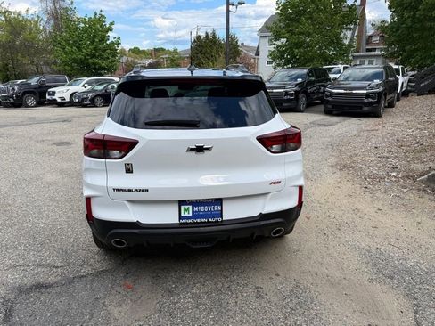 Used 2023 Chevrolet TrailBlazer RS w/ Sun and Liftgate Package FWD image 4