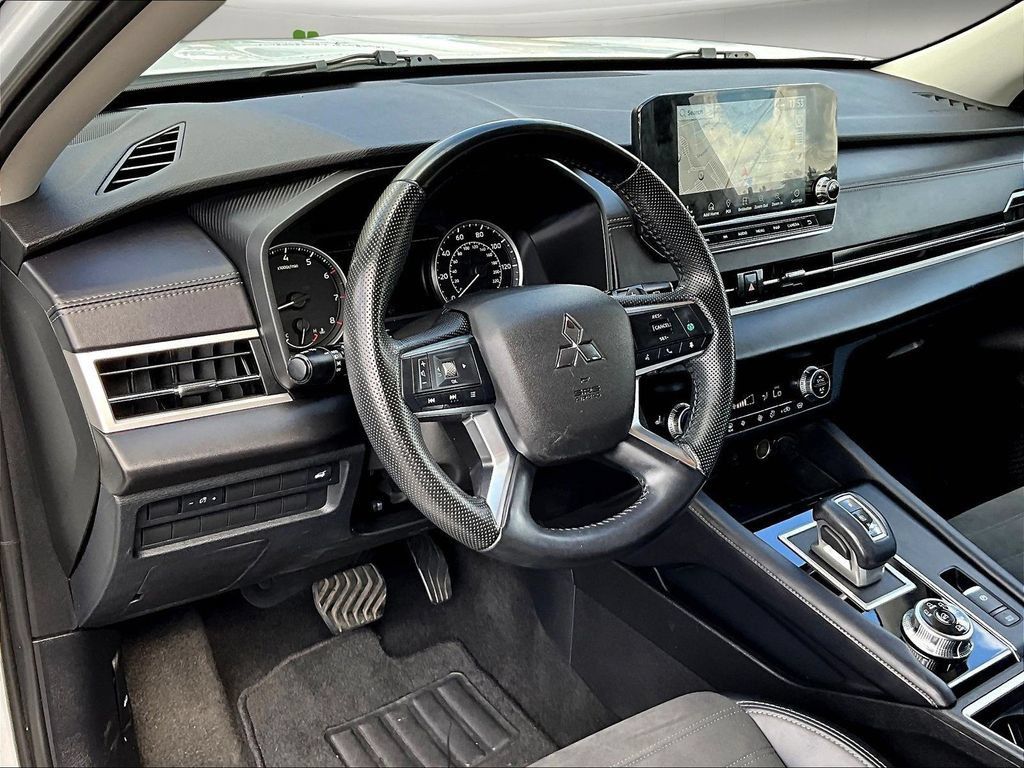 Used 2024 Mitsubishi Outlander SE AWD/4WD image 20