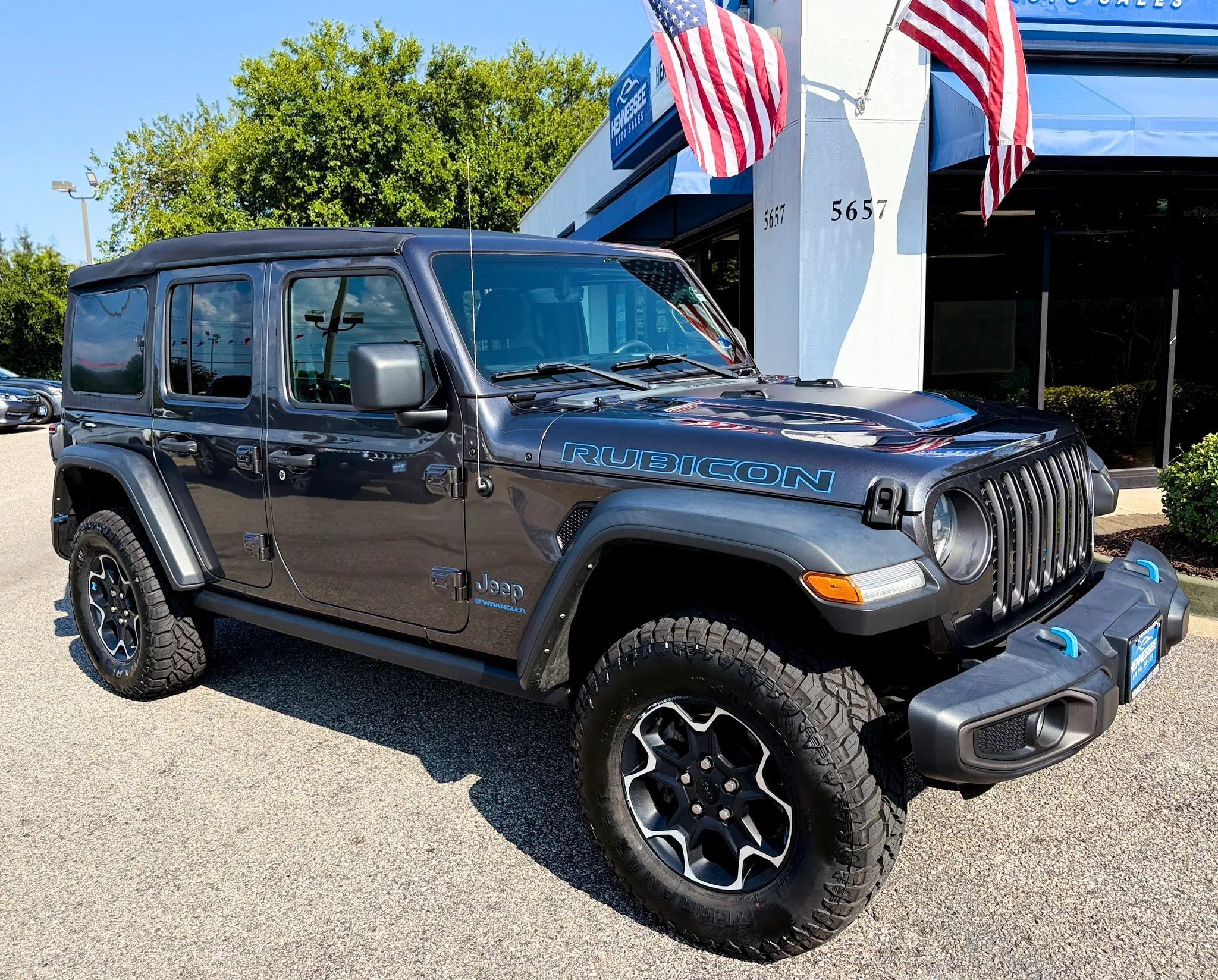 Used 2023 Jeep Wrangler Unlimited Rubicon 4xe w/ Cold Weather Group AWD/4WD image 1