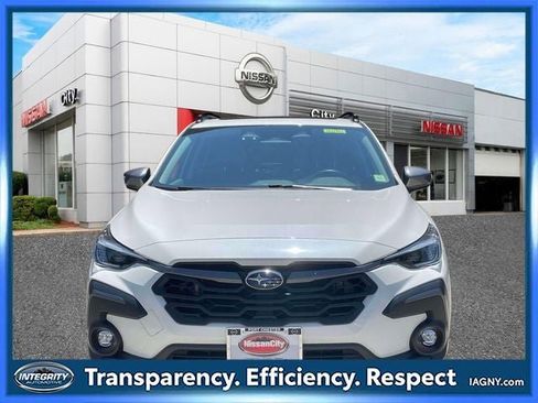 Used 2024 Subaru Crosstrek 2.5i Limited AWD/4WD image 2