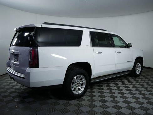 Used 2017 GMC Yukon XL SLT image 7
