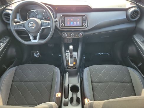 Used 2018 Nissan Kicks S image 14