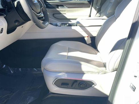 Used 2024 Jeep Wagoneer L Base w/ Premium Group I image 18