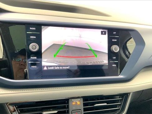 Used 2024 Volkswagen Taos SE image 21