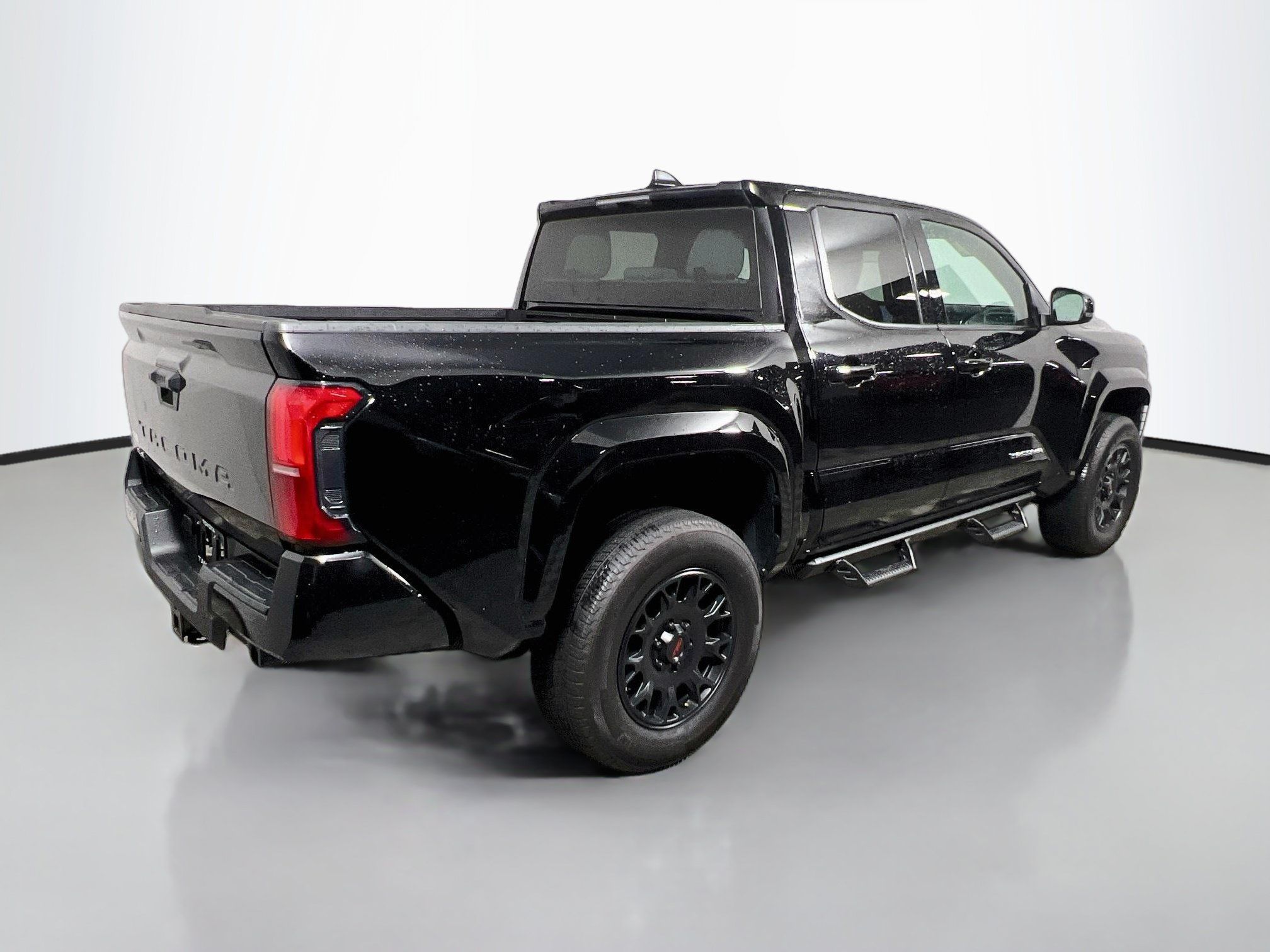 Used 2025 Toyota Tacoma SR5 AWD/4WD image 4