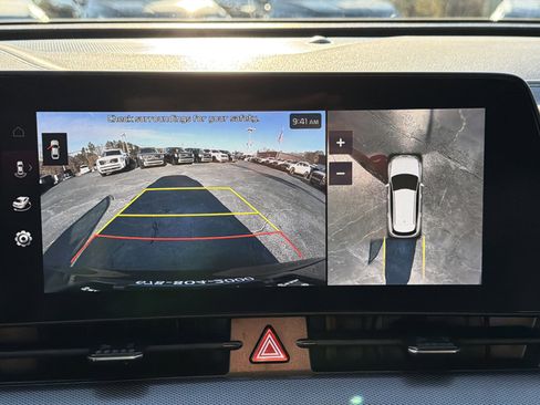 Used 2025 Kia Sportage SX image 31