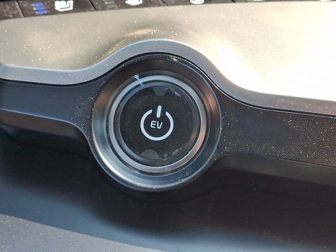 New 2025 Kia EV6 Wind image 12