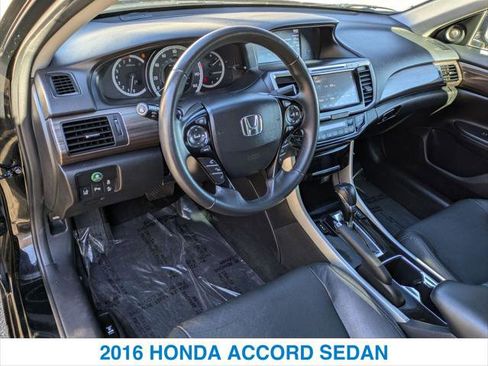 Used 2016 Honda Accord Touring image 14