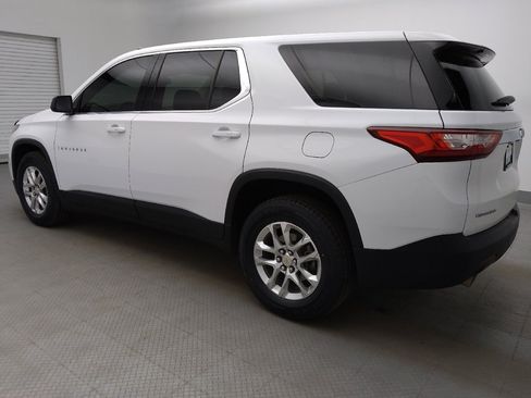 Used 2021 Chevrolet Traverse LS FWD image 3