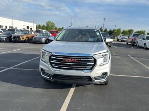 Used 2022 GMC Terrain SLT w/ Infotainment Package II AWD/4WD image 3
