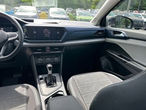 Used 2022 Volkswagen Taos SE w/ IQ.Drive SE Package image 15