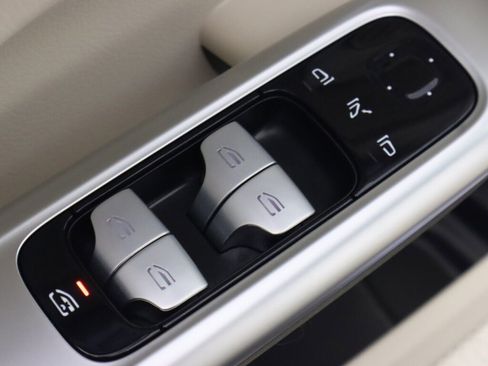 Used 2022 Mercedes-Benz C 300 Sedan image 27