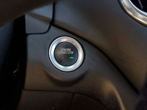 Used 2020 Chevrolet Equinox LT image 35